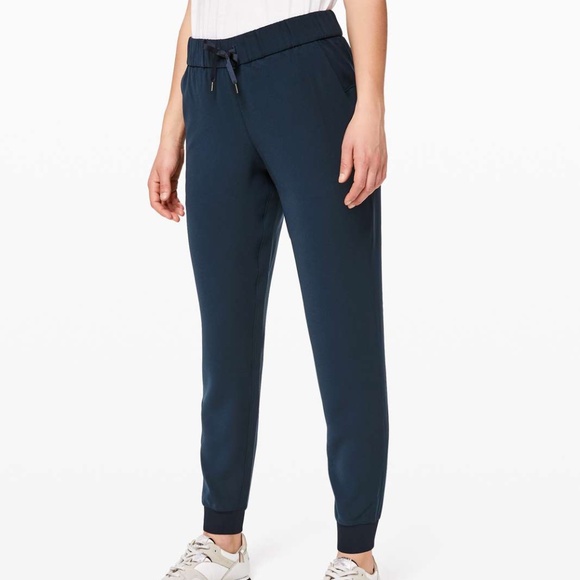 [SOLD] Lululemon On The Fly Joggers - Picture 1 of 5